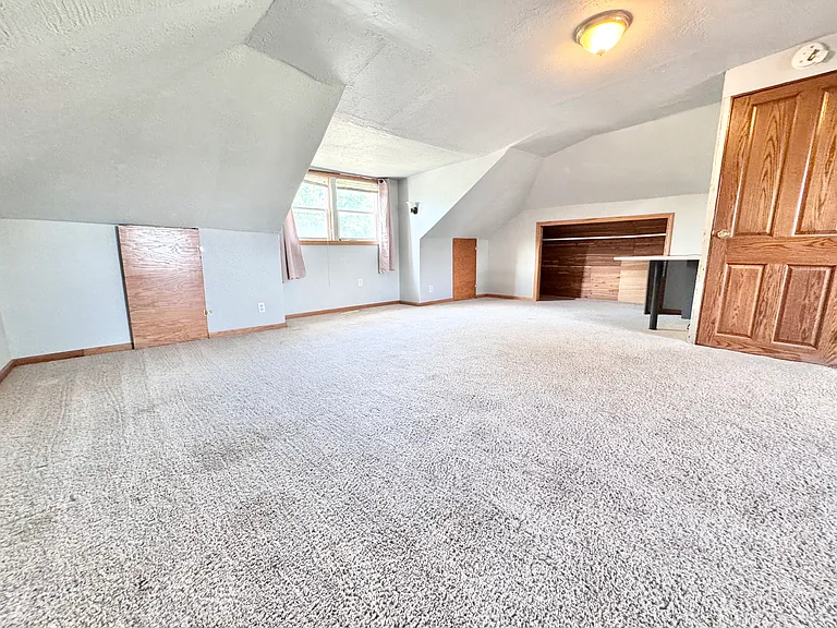 406 E Main St — Photo 15