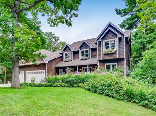 1516 Arden Pl, Arden Hills, MN 55112
