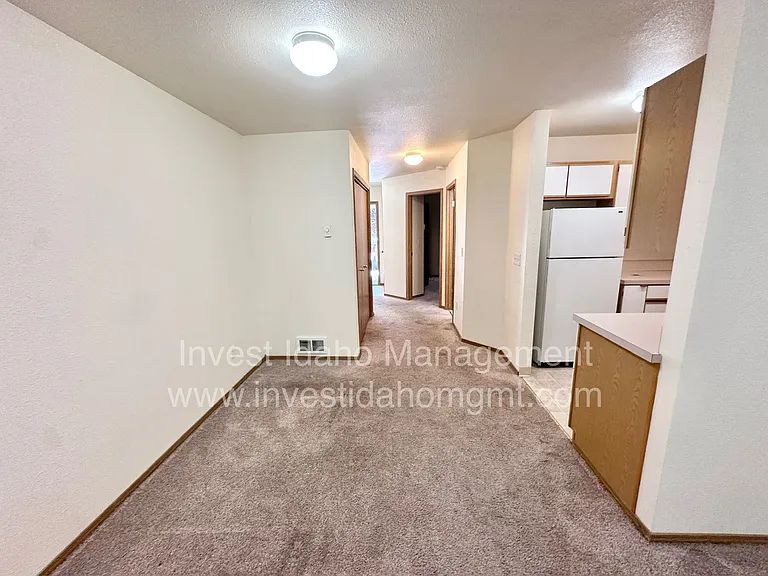 1682 Barlow — Photo 8