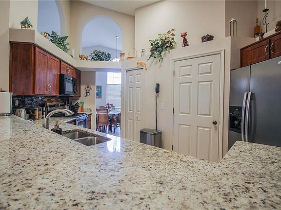 3rd image of 4910 Eagle Cove South Dr