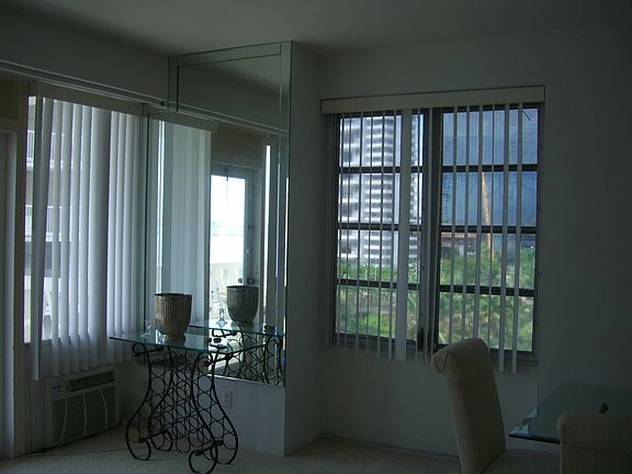 3rd image of 1430 Brickell Bay Dr APT 708