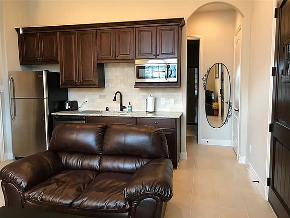 4th image of 31447 Longwood Park Ln