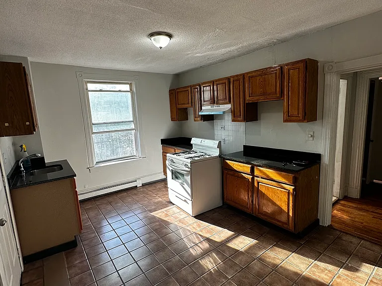 29 E Cottage St #2 — Photo 8