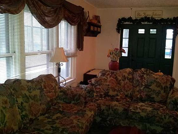 2nd image of 215 Camden Ave