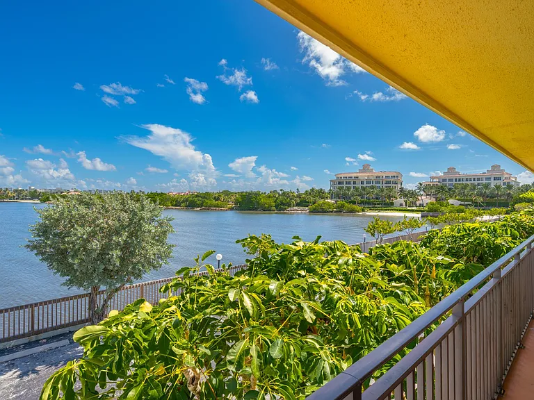Palm Beach Resort & Beach Club — Photo 16