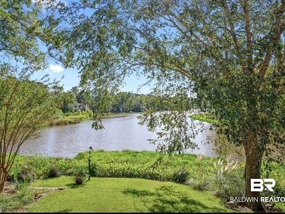 3rd image of 104 Lake Cove Cir