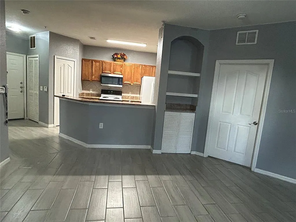 2 bed, 2.0 bath, 1124 sqft, $1,750 — Photo 4