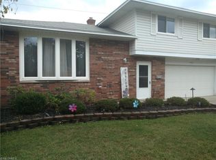 7411 Meadow Ln, Parma, OH
