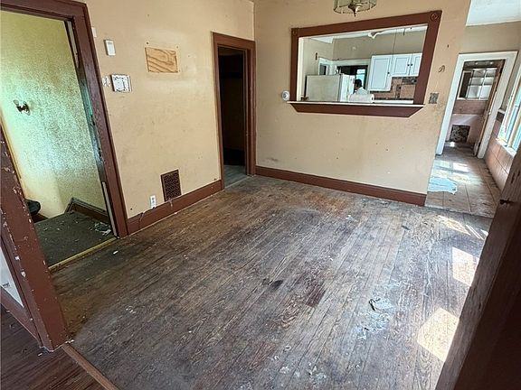 4th image of 308 Northland Ave