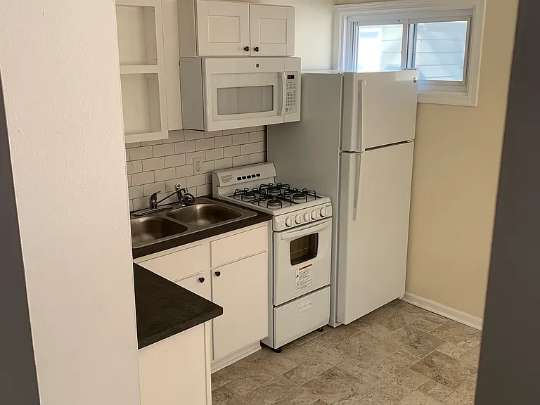 615 Innes St NE #2 — Photo 7