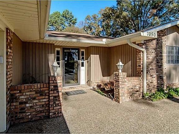 5th image of 7050 N Lakeshore Dr