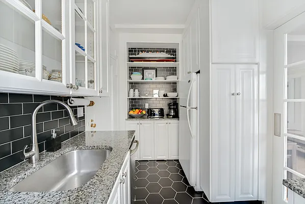 Sold by Compass | media 6