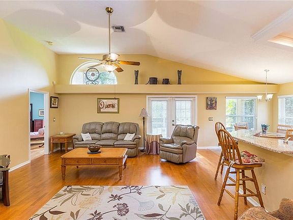 3rd image of 5076 Southampton Cir