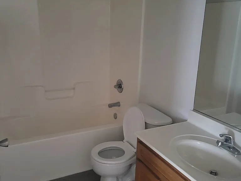 971 Howard Ave — Photo 7