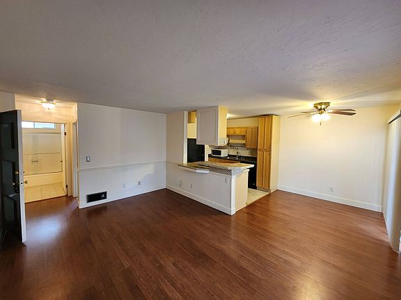 4th image of 9568 Carroll Canyon Rd APT 250