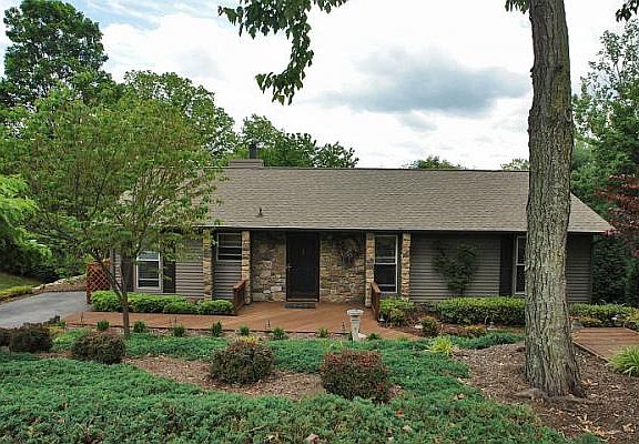 4th image of 3104 Glenmont Dr