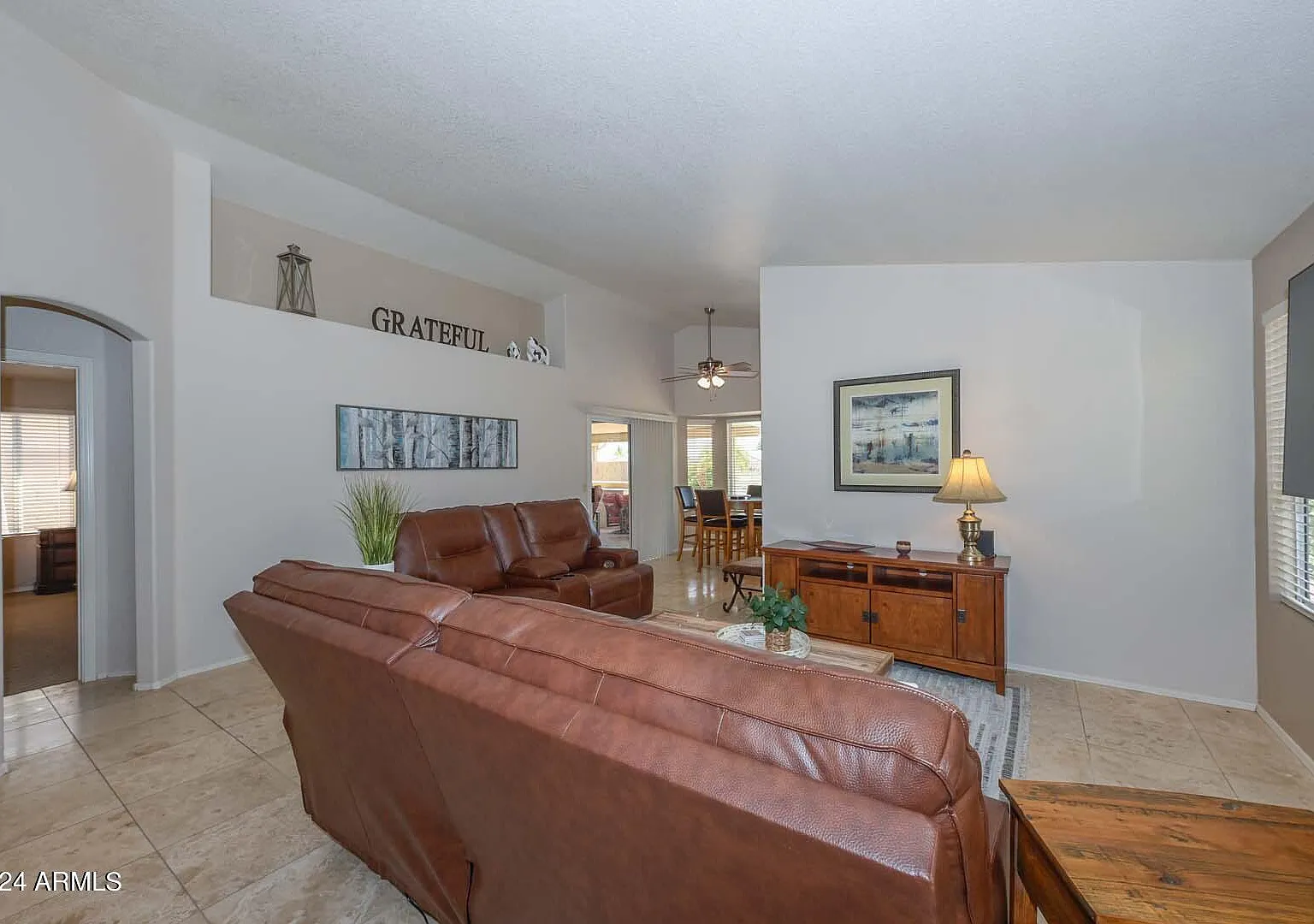 3 bed, 2.0 bath, 1295 sqft, $3,500 — Photo 2