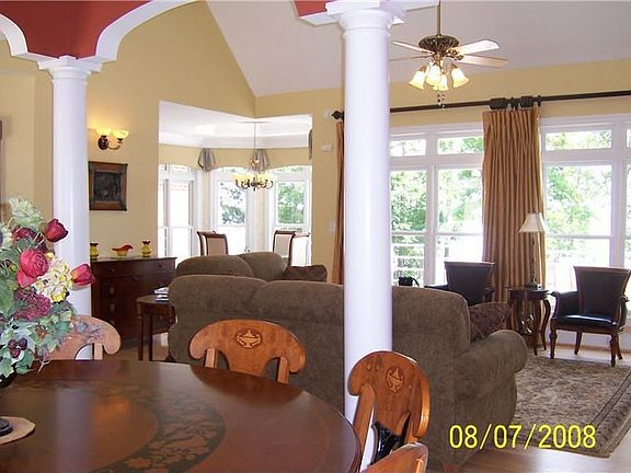 Dining to Greatroom to Breakfast