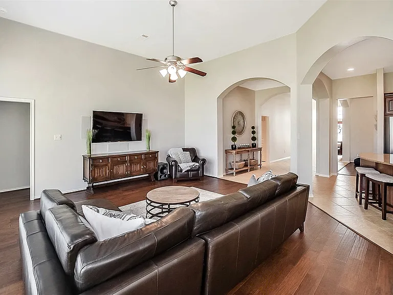 2823 Woodland Glen Ln — Photo 7