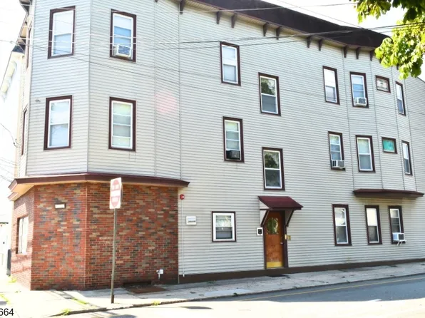 139 Ray St #1, Garfield, NJ 07026