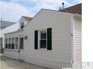 33 Fishermans Rd, Lavallette, NJ 08735