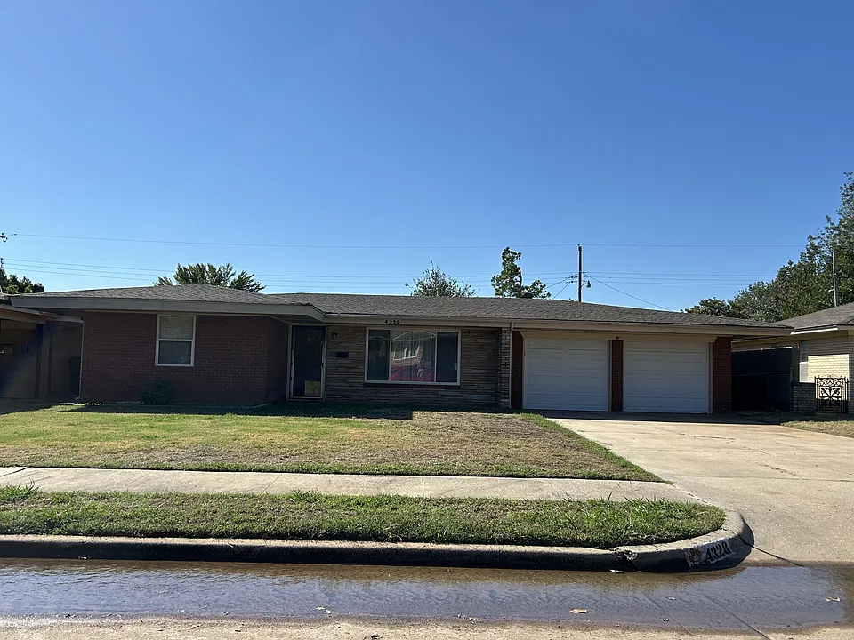 4328 NW 45th St