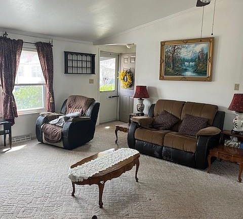 5th image of 44 Castle Rd