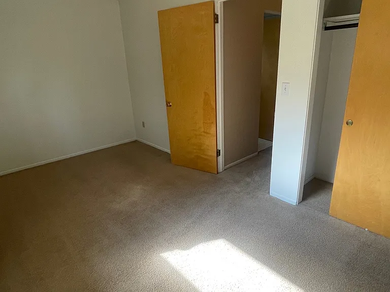 1122 Whitaker Dr #1122 — Photo 3