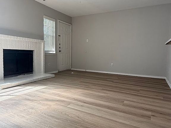 3rd image of 1844 River Crossing Cir APT A