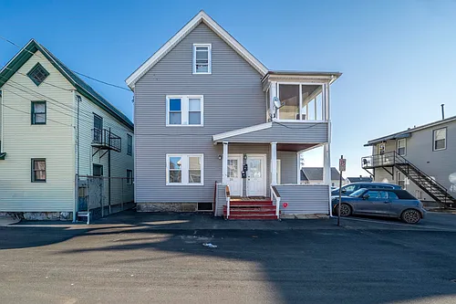 25 Salem St Photo 1