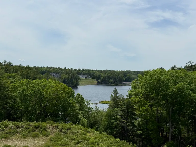 8 Madison Ln — Photo 4