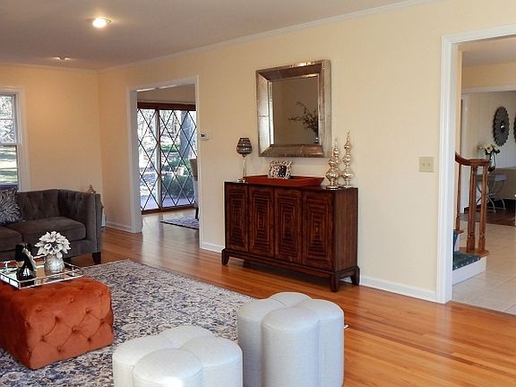 4th image of 12 Longview Ave