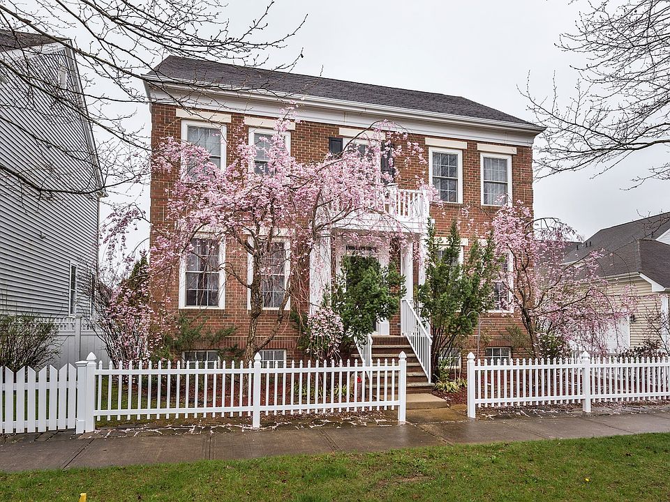 Front with Beautiful Foliage