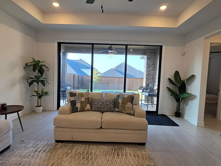 1513 Larson Ln — Photo 35