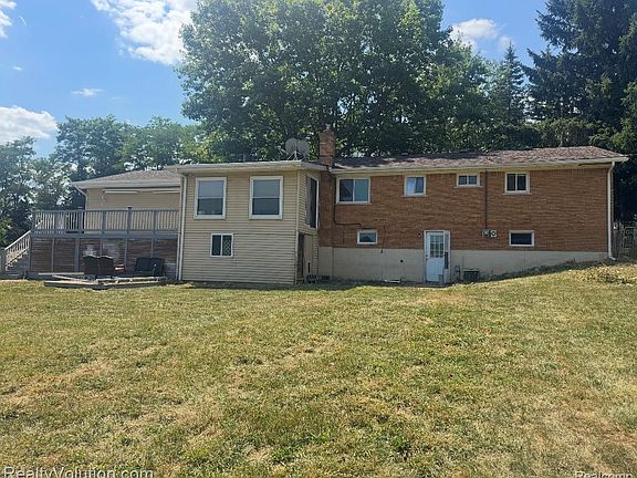 2nd image of 1278 N Van Dyke Rd