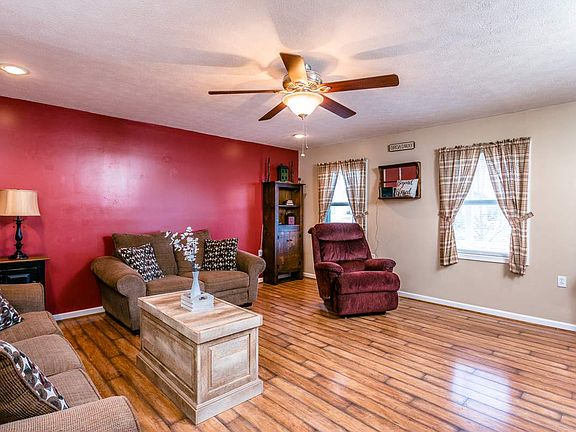 5th image of 293 Oxford Ln