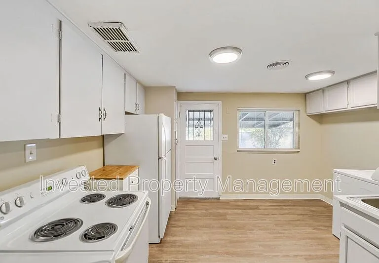 5410 E Asbury Ave — Photo 7