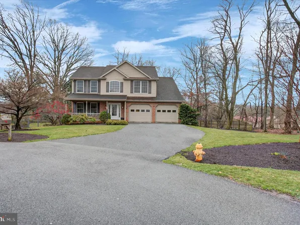312 Chestnut Cir, Shippensburg, PA 17257