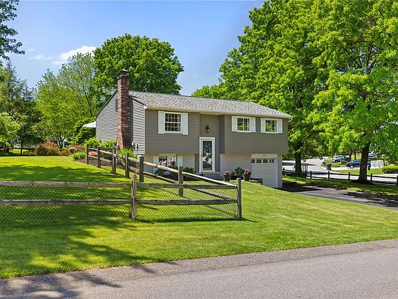 2nd image of 100 Briarwood Ln