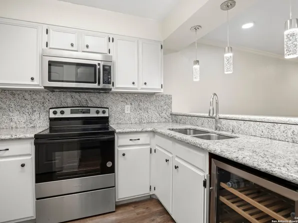 5222 E ROLLING RIDGE DR, San Antonio, TX 78228