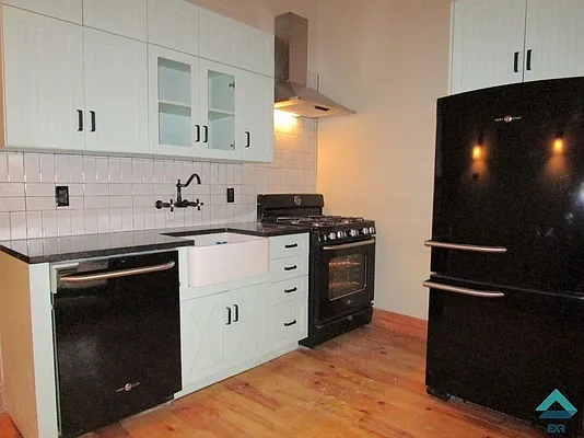 Rented by EXR | media 16