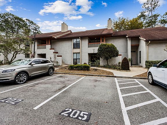 2nd image of 205 BRANCH WOOD Lane #205