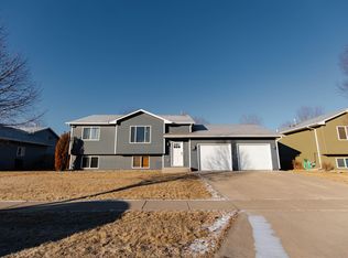 3905 S Stanford Ave, Sioux Falls, SD 57106