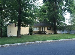 10 Exeter St, Morris Plains, NJ 07950