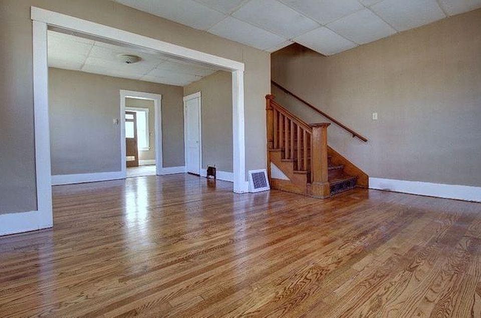 2nd image of 4171 Cuming St