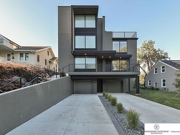 2nd image of 4630 Capitol Ave #2