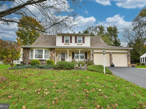15 Feather Ct, Holland, PA 18966