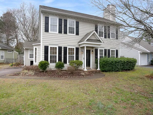 208 Sir Richard Ln, Chapel Hill, NC 27517