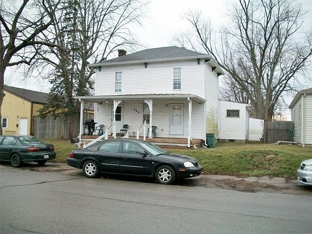 2nd image of 940 Hurricane St