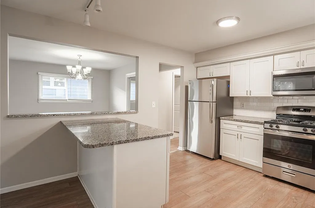 4 bed, 2000 sqft, $2,850 — Photo 1